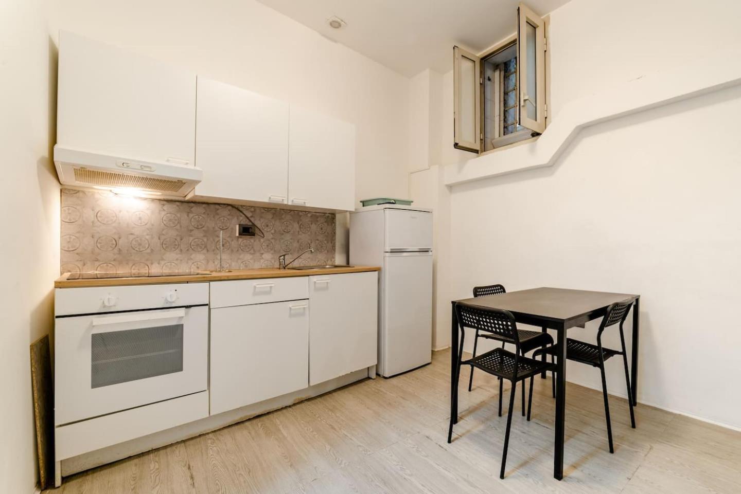 Inside Chiaia Rooms Νάπολη Εξωτερικό φωτογραφία